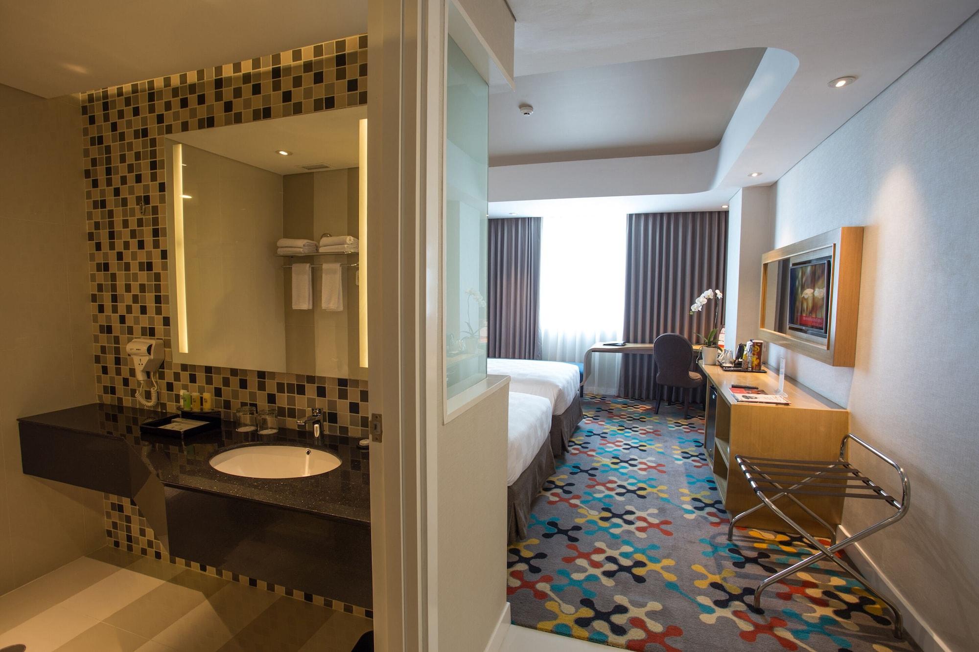 Hotel Ciputra Cibubur Managed By Swiss-Belhotel International Exterior photo